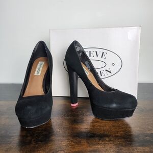 Steve Madden Black Suede Platform Pumps